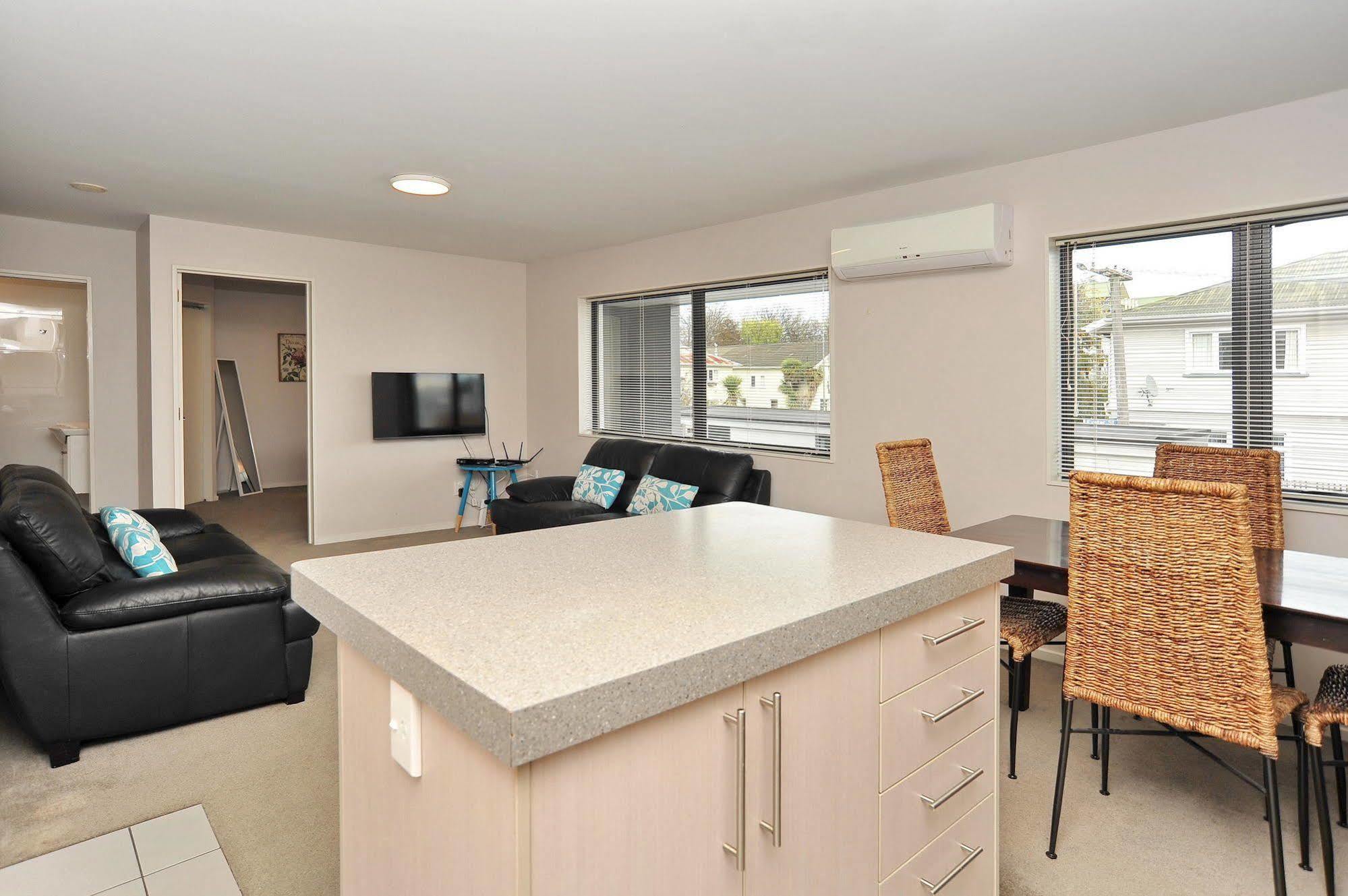 Carlton Villa 2 - Christchurch Holiday Homes エクステリア 写真